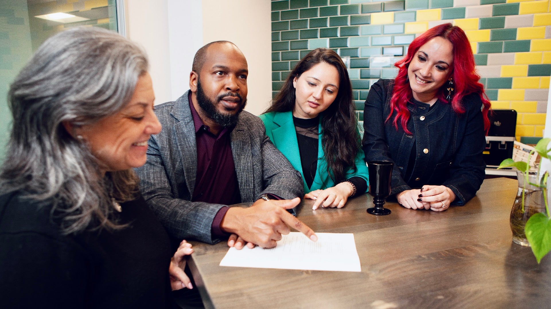 Exceptional minds; Open doors 